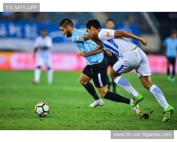 雷恩球员雅凯两黄变一红罚下，巴黎多打一人锁定胜局